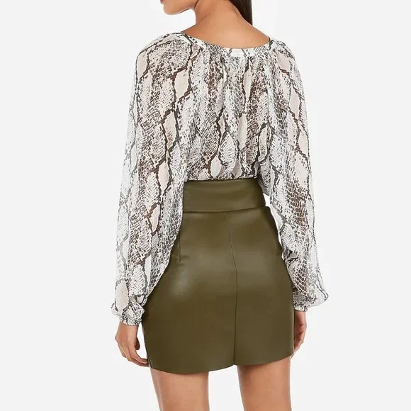 Express Vegan Leather O-ring Zip Front Mini Skirt Olive Green Sz 4 Fits 2 NWT - Picture 3 of 10